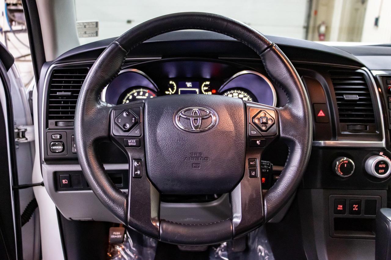 2018 Toyota Sequoia AWD SR5 Leather Roof BCam Red Deer AB