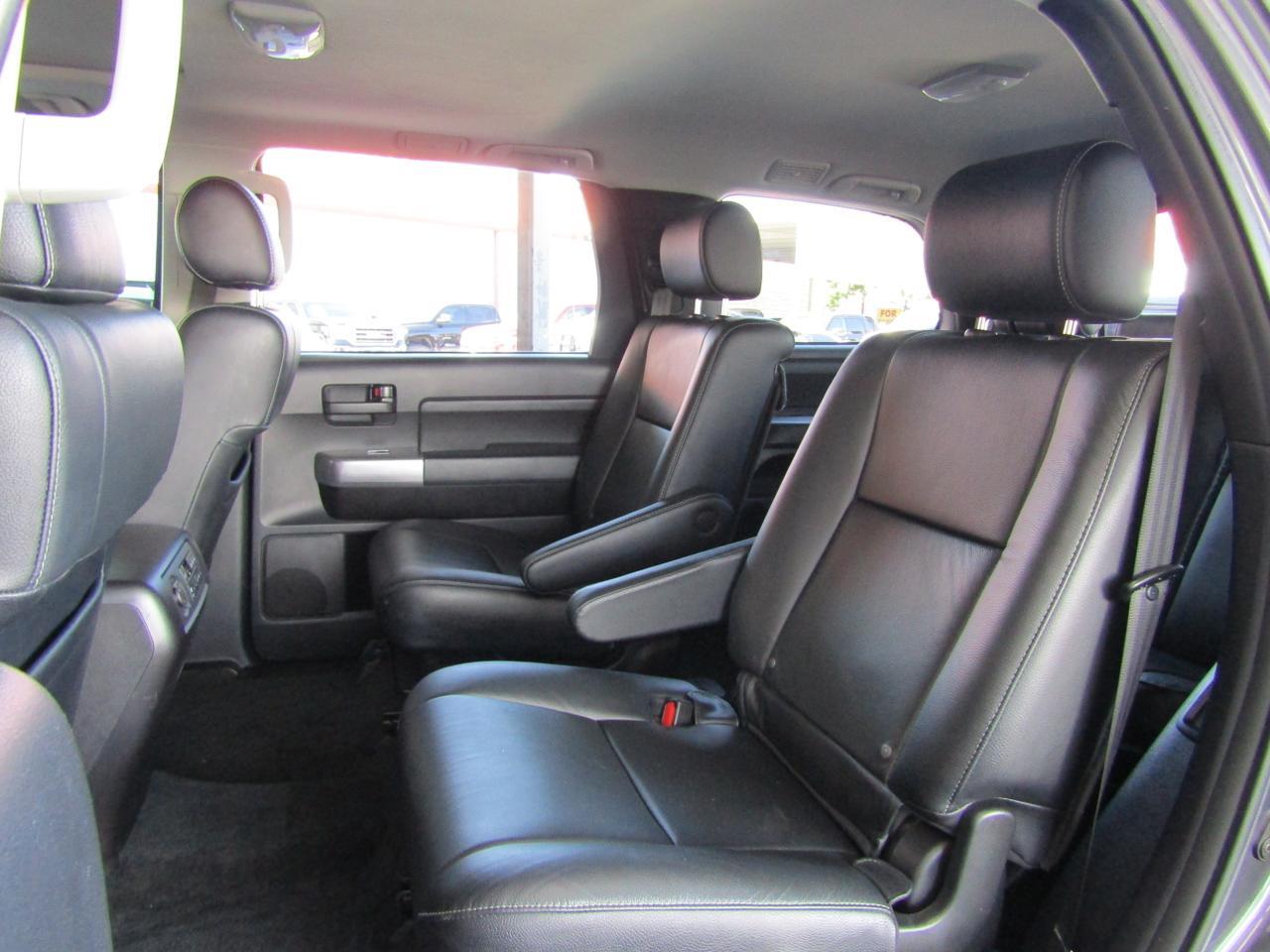 2018 Toyota Sequoia SR5 4WD (Natl) Grand Prairie TX