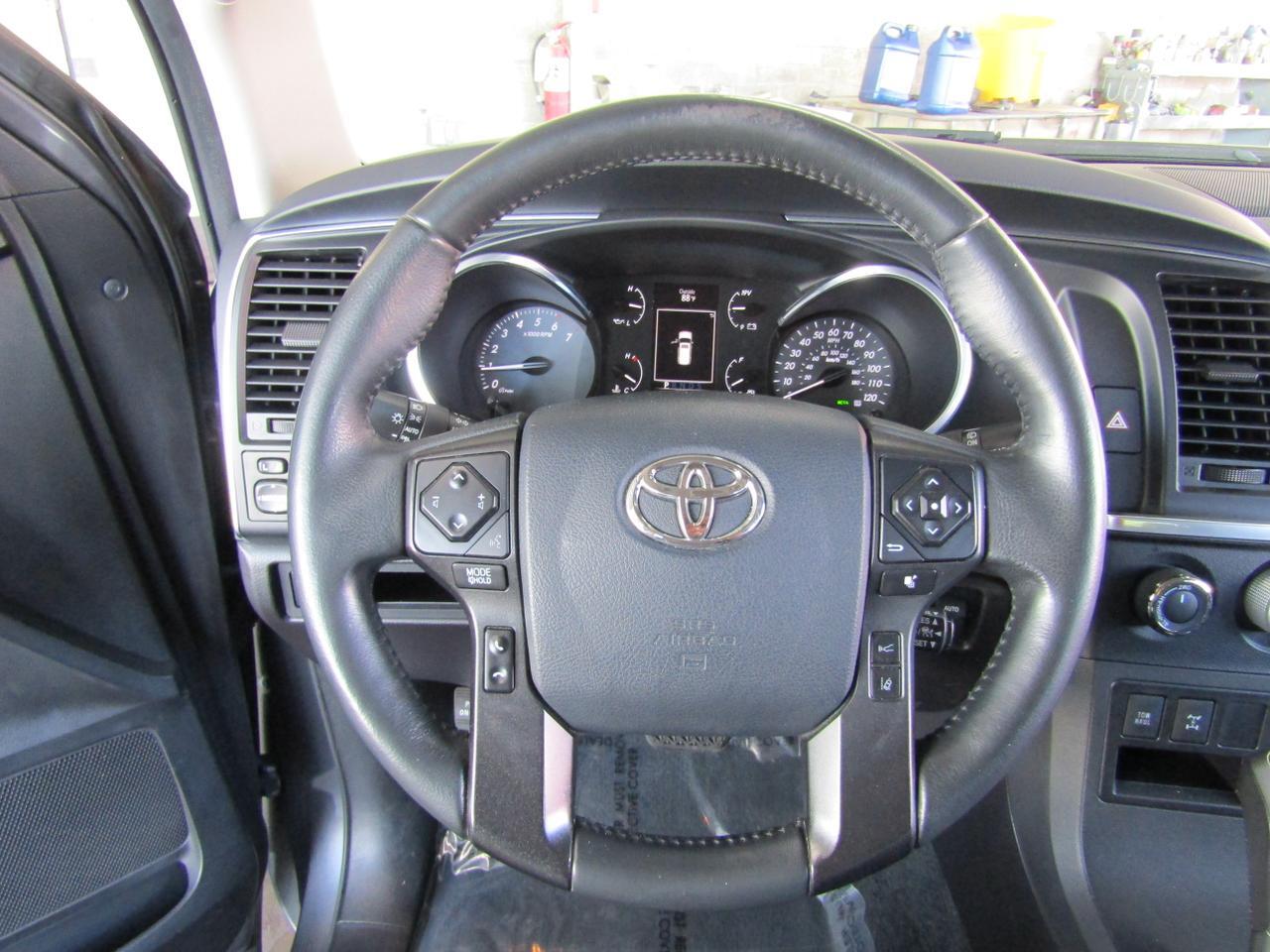 2018 Toyota Sequoia SR5 4WD (Natl) Grand Prairie TX