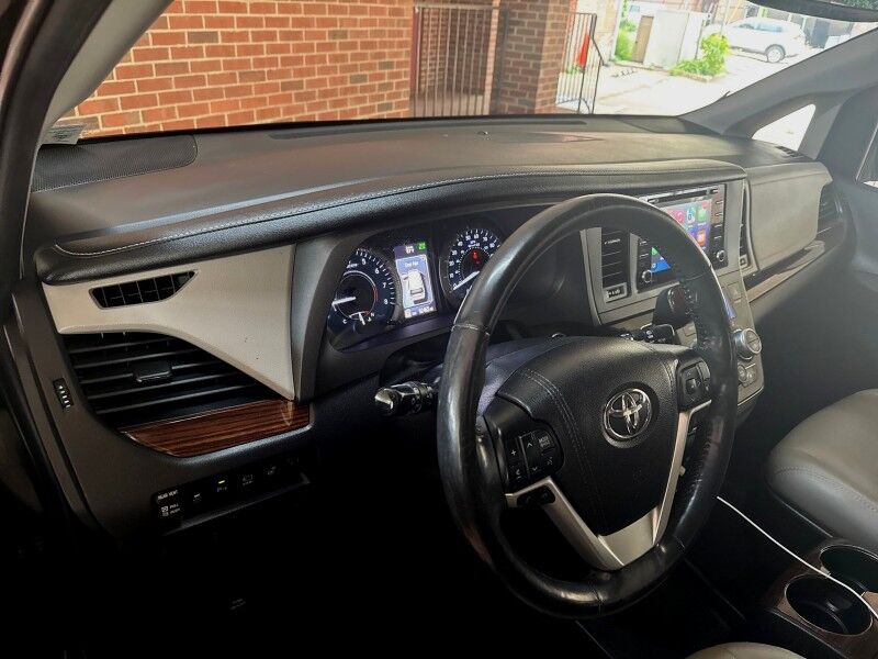 2018 Toyota Sienna AWD Limited Premium 7-Passenger w/ Entertainment Pkg Arlington VA