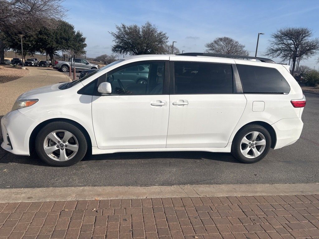 2018 Toyota Sienna L