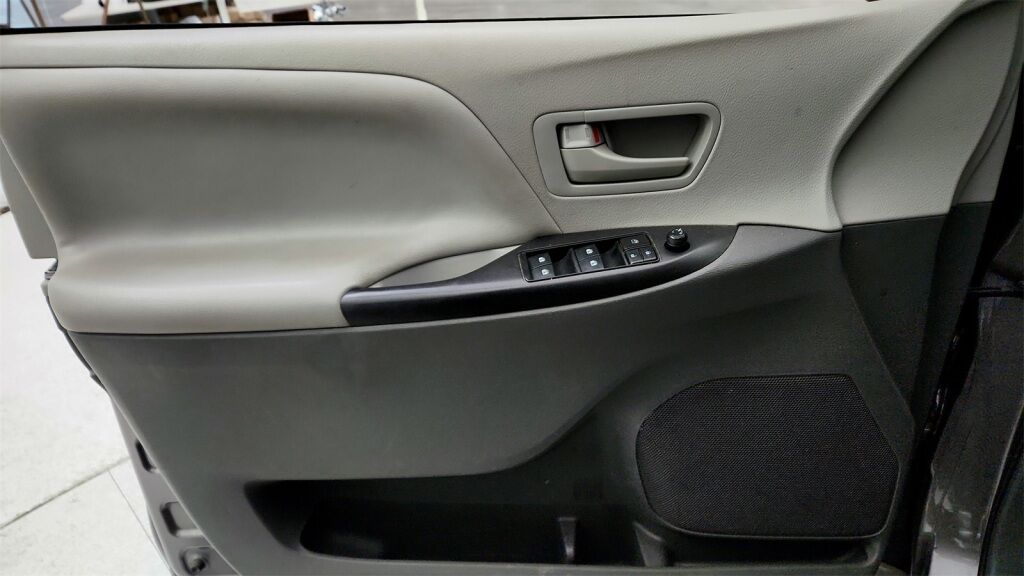 2018 Toyota Sienna L Laurel MD