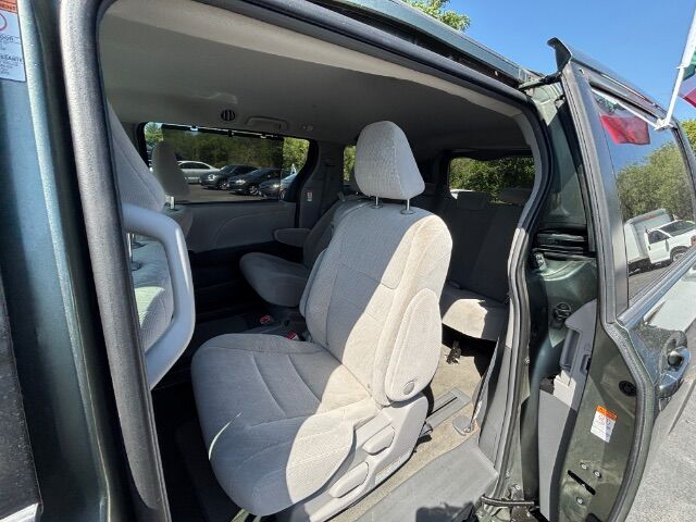 2018 Toyota Sienna LE 8-Passenger Austin TX