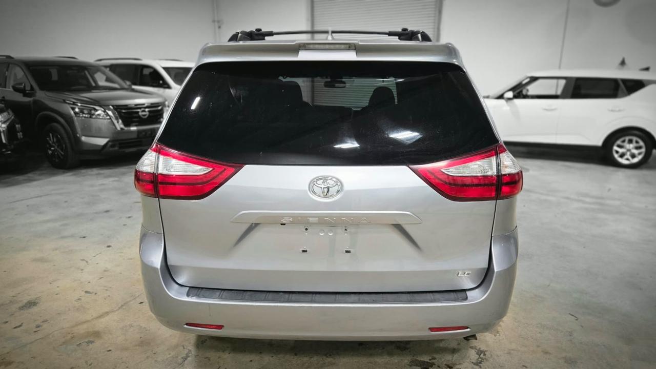 2018 Toyota Sienna LE 8 Passenger