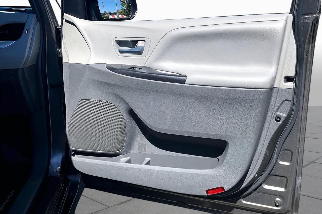 2018 Toyota Sienna LE Folsom CA