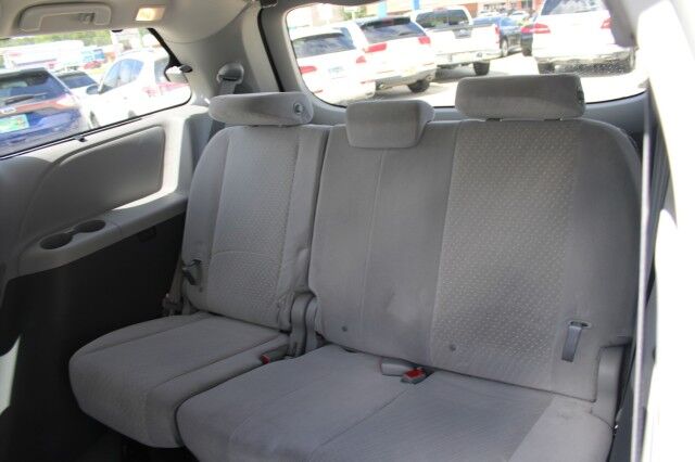 2018 Toyota Sienna LE Melbourne FL