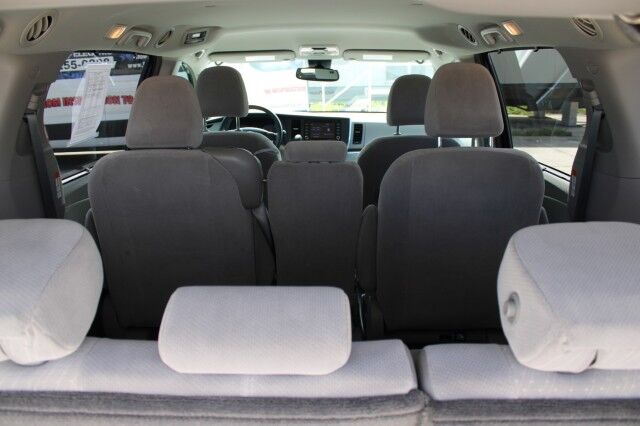 2018 Toyota Sienna LE Melbourne FL