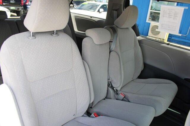 2018 Toyota Sienna LE Melbourne FL