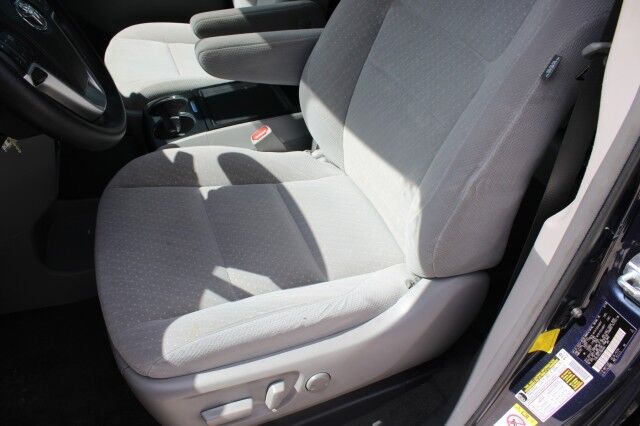 2018 Toyota Sienna LE Melbourne FL