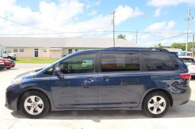 2018 Toyota Sienna LE Melbourne FL