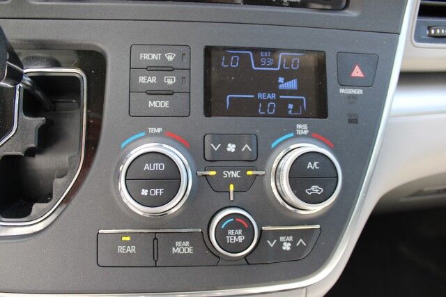 2018 Toyota Sienna LE Melbourne FL