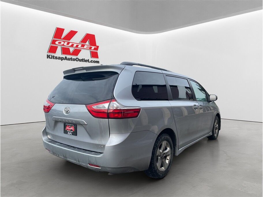 2018 Toyota Sienna LE Minivan 4D