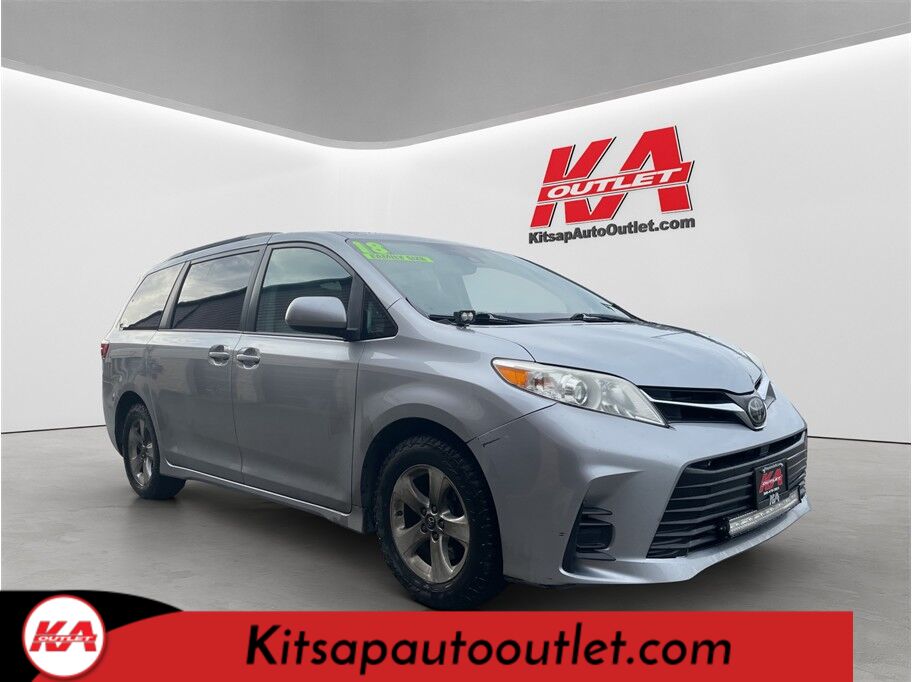 2018 Toyota Sienna LE Minivan 4D