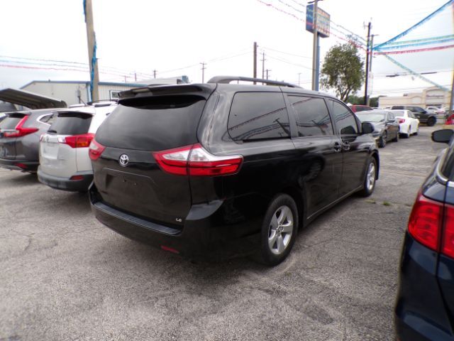 2018 Toyota Sienna LE San Antonio TX