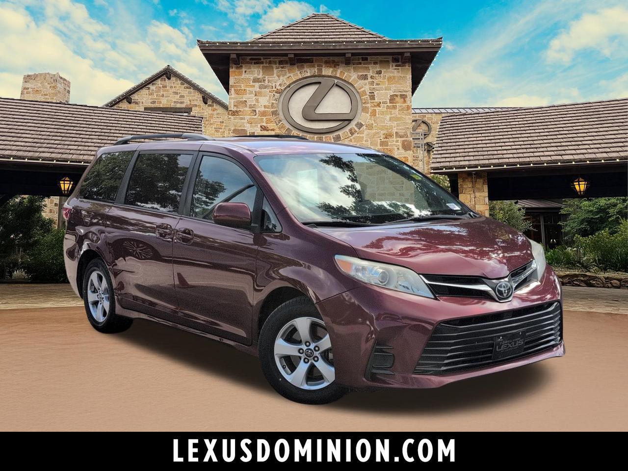 2018 Toyota Sienna LE