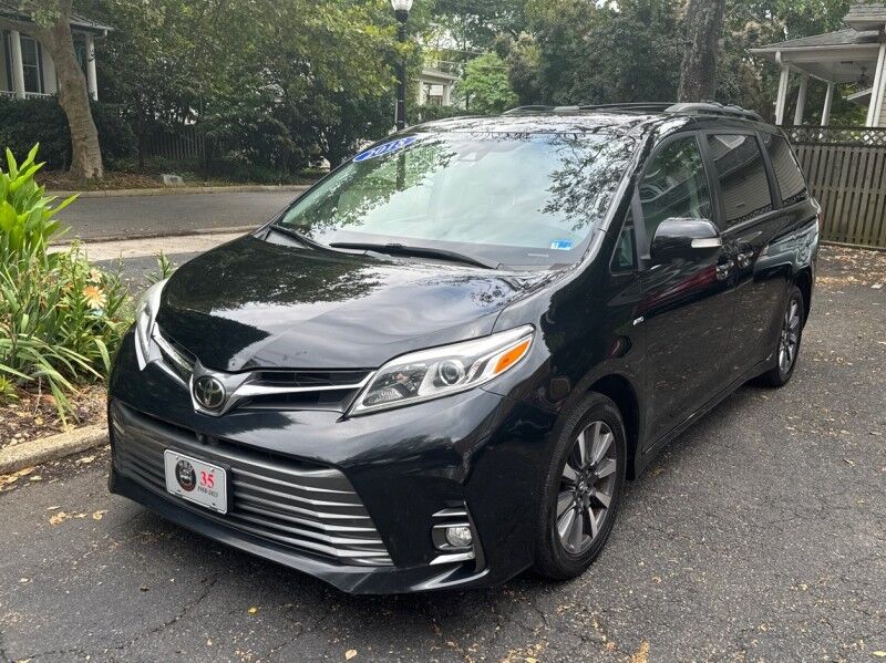 2018 Toyota Sienna AWD Limited Premium 7-Passenger w/ Entertainment Pkg