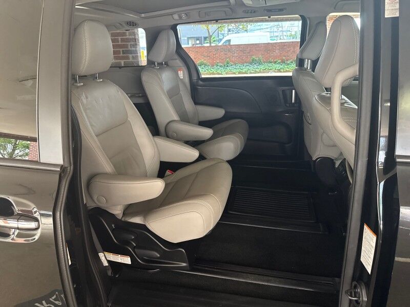 2018 Toyota Sienna Limited Premium 7-Passenger AWD Arlington VA