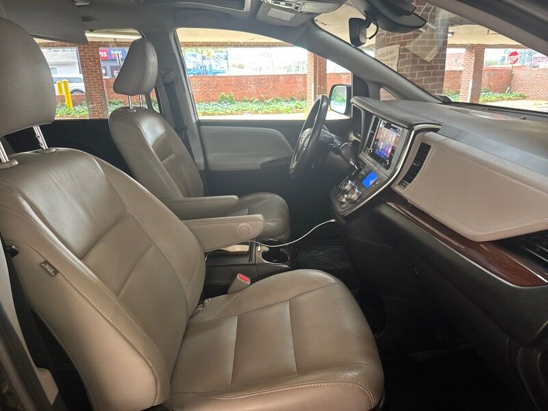 2018 Toyota Sienna Limited Premium 7-Passenger AWD Arlington VA