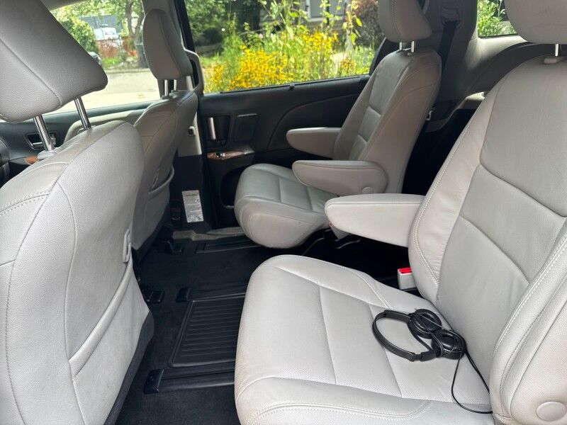 2018 Toyota Sienna Limited Premium AWD 7-Passenger w/ Entertainment Pkg Arlington VA