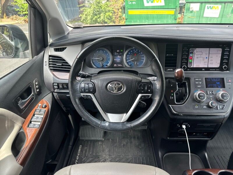 2018 Toyota Sienna Limited Premium AWD 7-Passenger w/ Entertainment Pkg Arlington VA