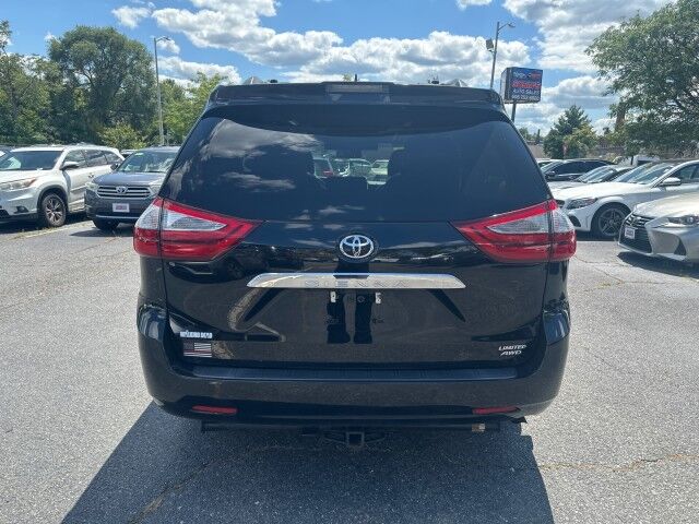2018 Toyota Sienna Limited Premium Worcester MA