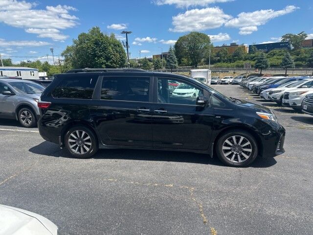 2018 Toyota Sienna Limited Premium Worcester MA