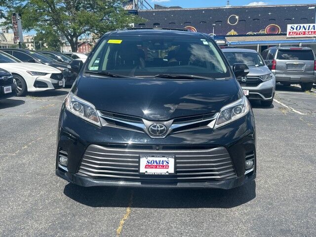 2018 Toyota Sienna Limited Premium Worcester MA