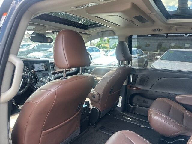 2018 Toyota Sienna Limited Premium Worcester MA