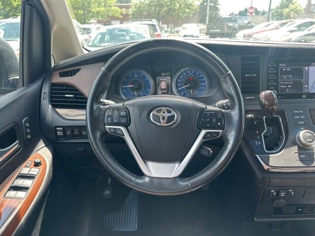2018 Toyota Sienna Limited Premium Worcester MA