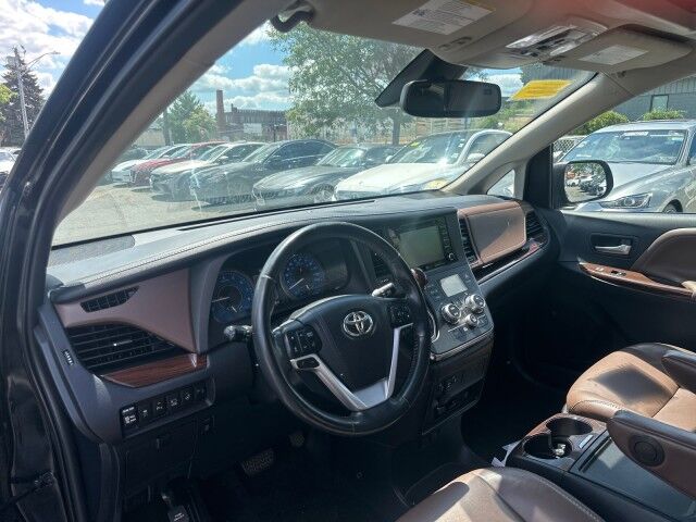 2018 Toyota Sienna Limited Premium Worcester MA