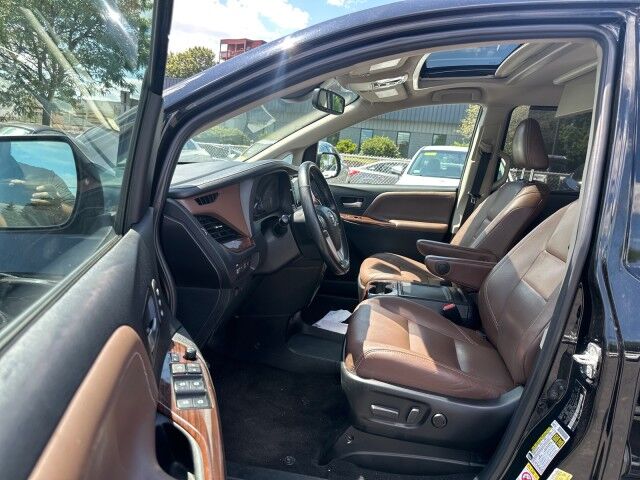 2018 Toyota Sienna Limited Premium Worcester MA