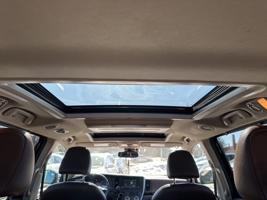 2018 Toyota Sienna Limited Premium Worcester MA