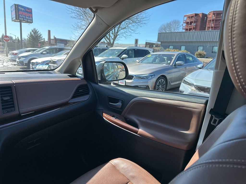 2018 Toyota Sienna Limited Premium Worcester MA