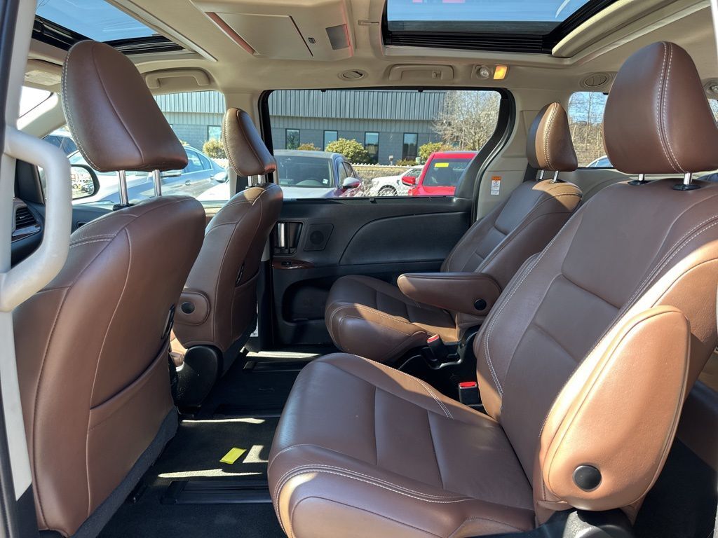 2018 Toyota Sienna Limited Premium Worcester MA