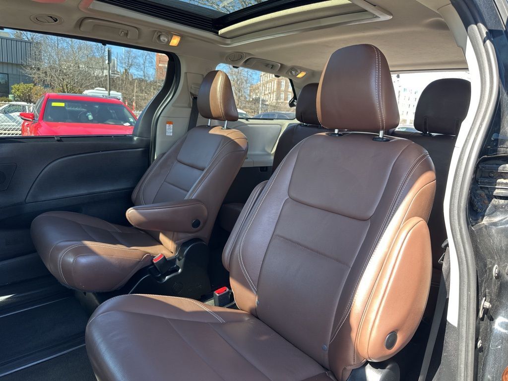 2018 Toyota Sienna Limited Premium Worcester MA