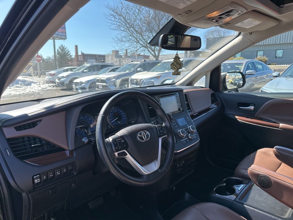 2018 Toyota Sienna Limited Premium Worcester MA