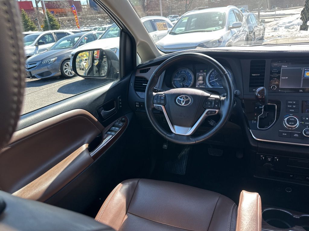 2018 Toyota Sienna Limited Premium Worcester MA