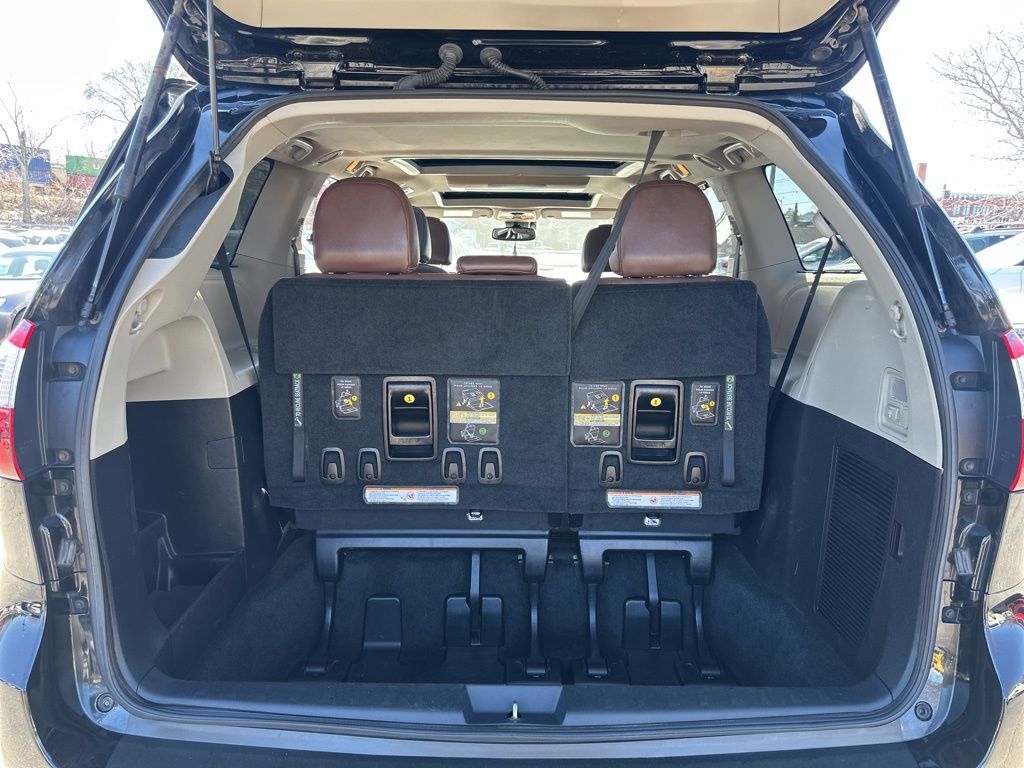 2018 Toyota Sienna Limited Premium Worcester MA