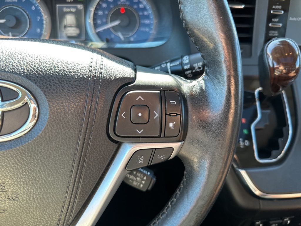 2018 Toyota Sienna Limited Premium Worcester MA