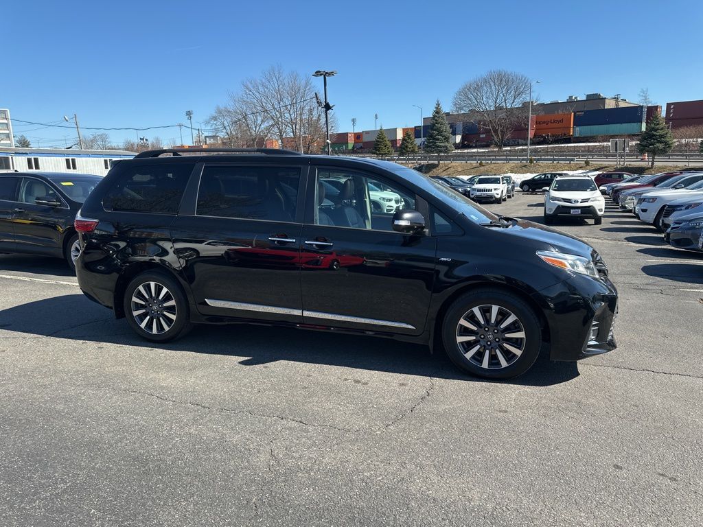 2018 Toyota Sienna Limited Premium Worcester MA
