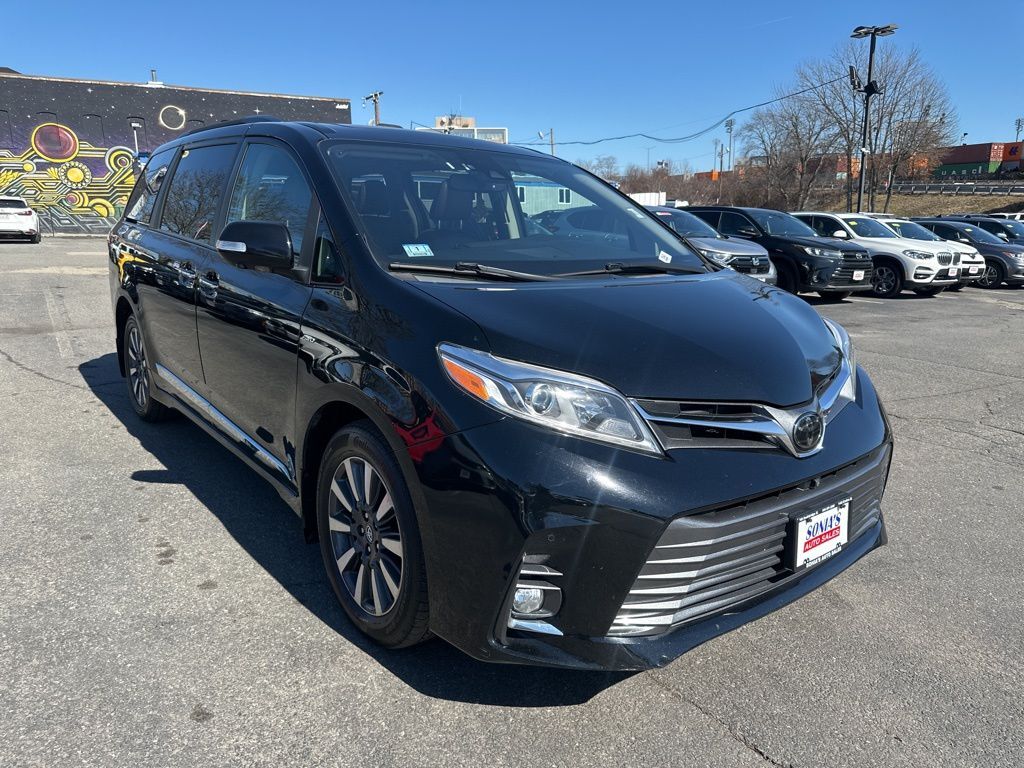 2018 Toyota Sienna Limited Premium Worcester MA
