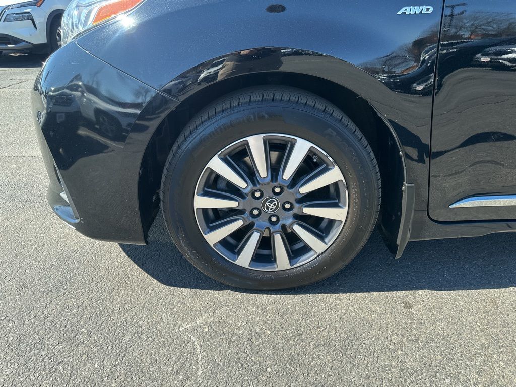 2018 Toyota Sienna Limited Premium Worcester MA