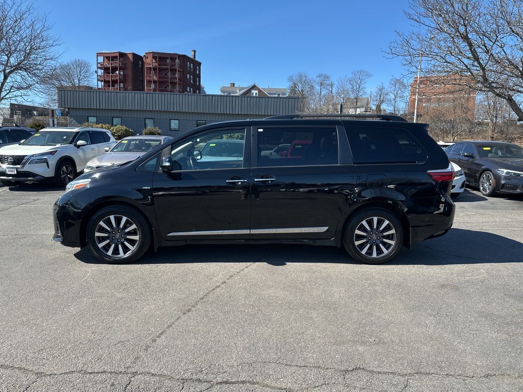 2018 Toyota Sienna Limited Premium Worcester MA