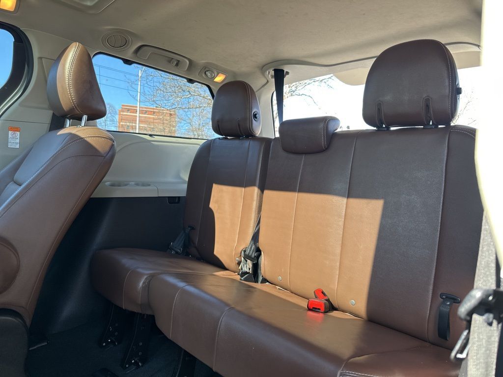 2018 Toyota Sienna Limited Premium Worcester MA