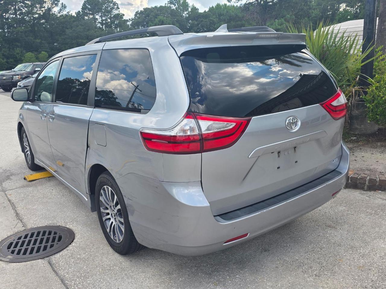 2018 Toyota Sienna XLE 8 Passenger