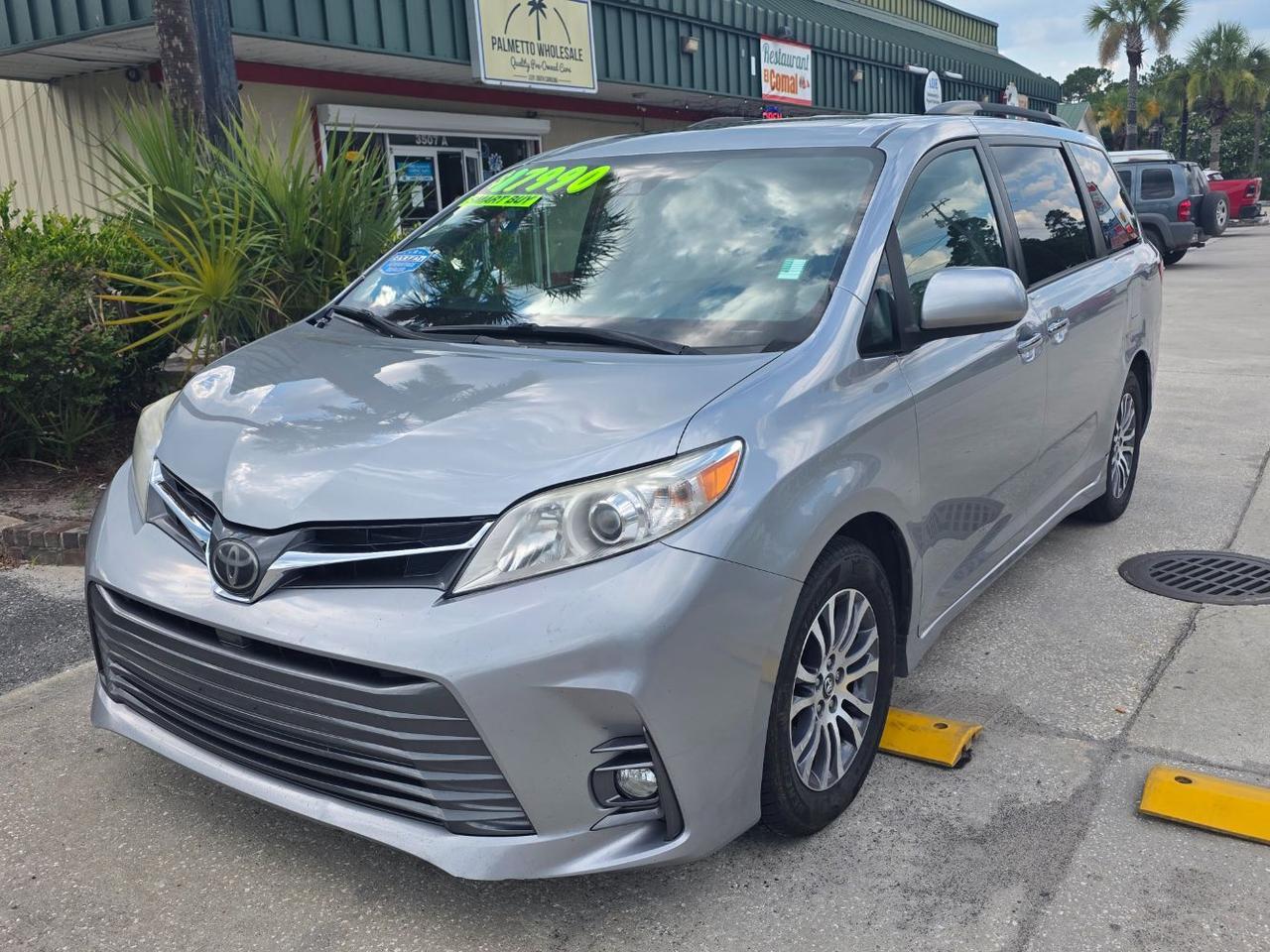 2018 Toyota Sienna XLE 8 Passenger