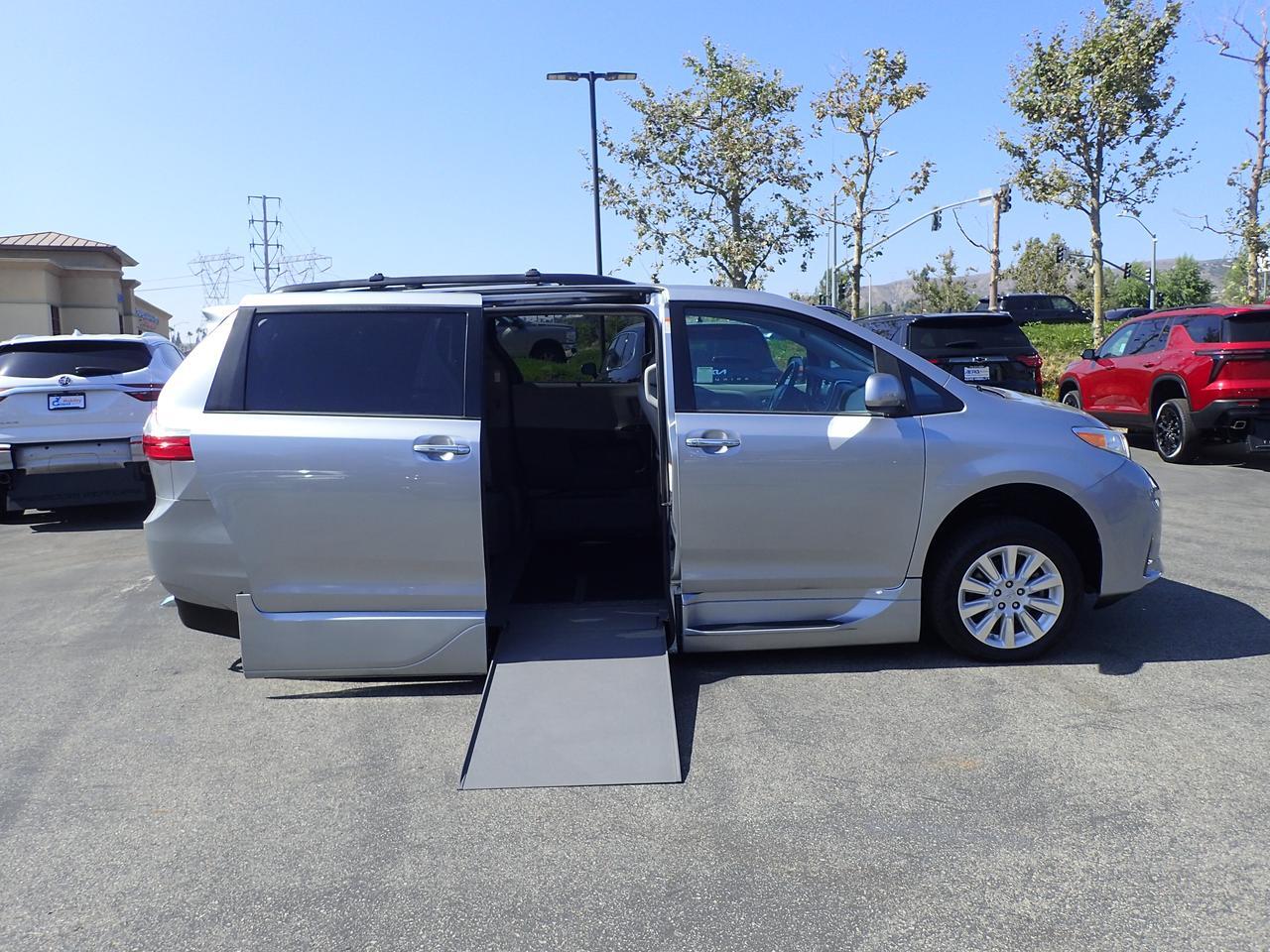 2018 Toyota Sienna XLE Anaheim CA