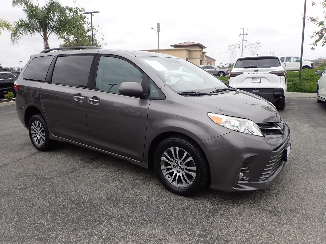 2018 Toyota Sienna XLE