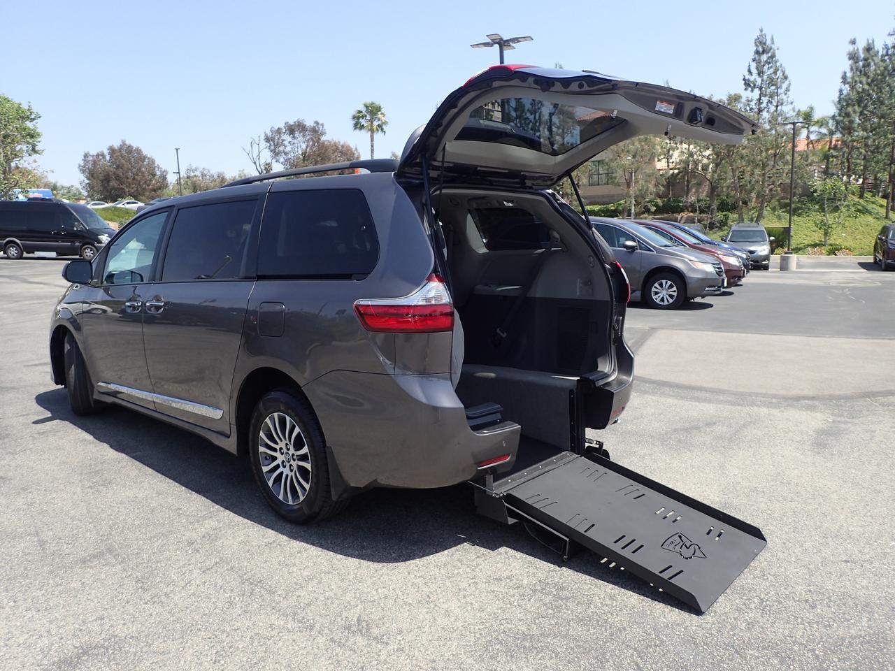 2018 Toyota Sienna XLE Anaheim CA