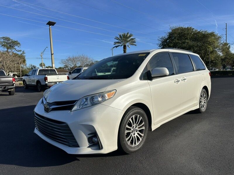 2018 Toyota Sienna XLE Auto Access Seat